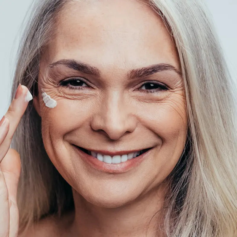 Innovación coreana para prevenir arrugas y mejorar la elasticidad de la piel con fórmulas de última generación.