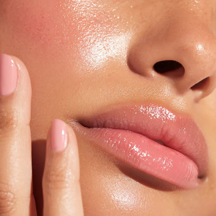 Una piel sana empieza con una buena hidratación. Descubre nuestra selección de cosmética coreana diseñada para aportar y retener la humedad que tu piel necesita. 