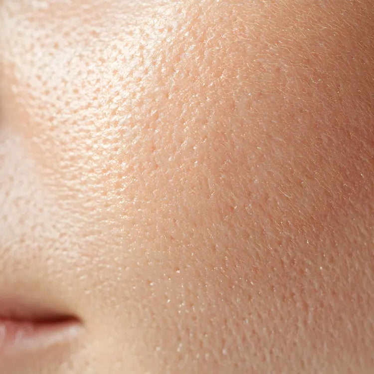 Tratamientos coreanos que minimizan la apariencia de los poros y equilibran el exceso de grasa para una piel uniforme.